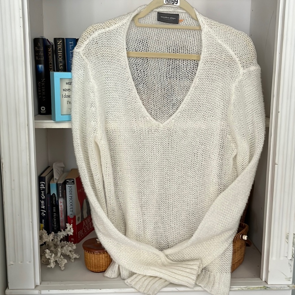 Wooden Ships sweater M/L